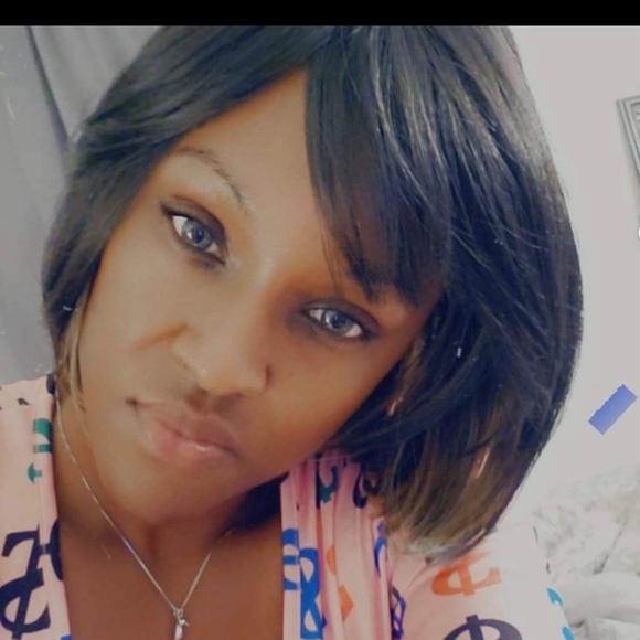 Meet your Posher, Teeunya - Picture 1 of 1